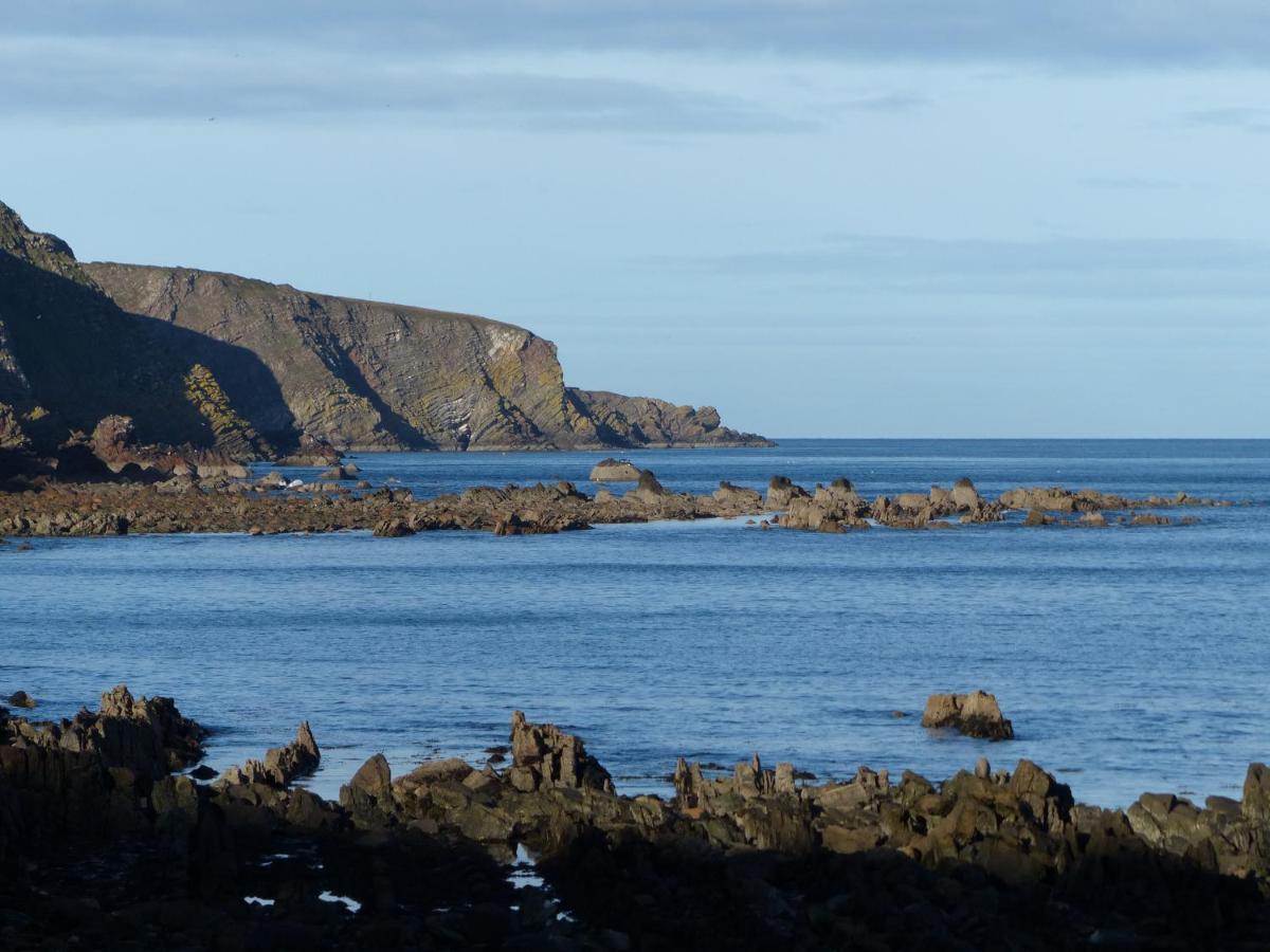 Relax In A 1 Bedroom Apartment Near A Country Pub Eyemouth Exterior foto