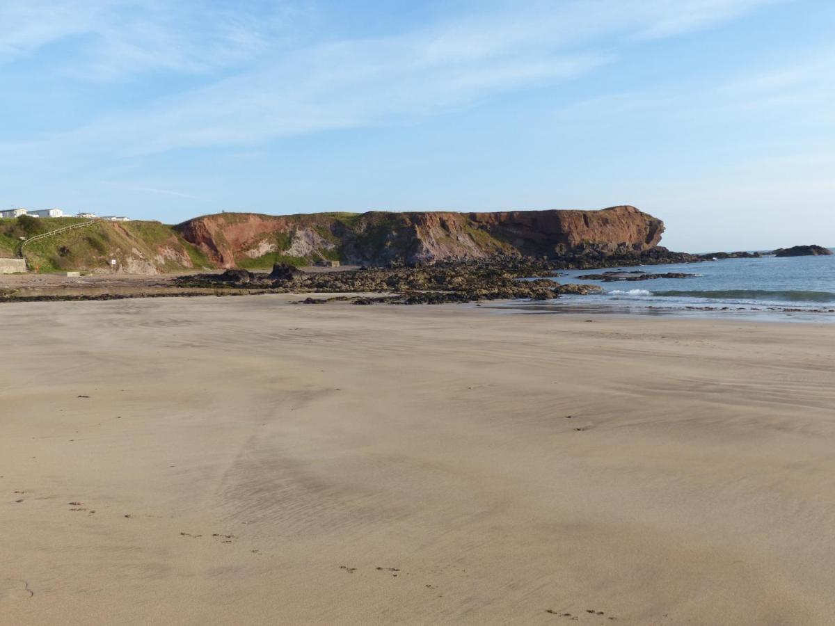 Relax In A 1 Bedroom Apartment Near A Country Pub Eyemouth Exterior foto